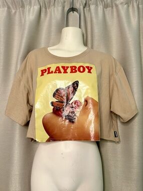 PLAYBOY Beige Cropped Tee with Red Logo and Butterfly Graphic